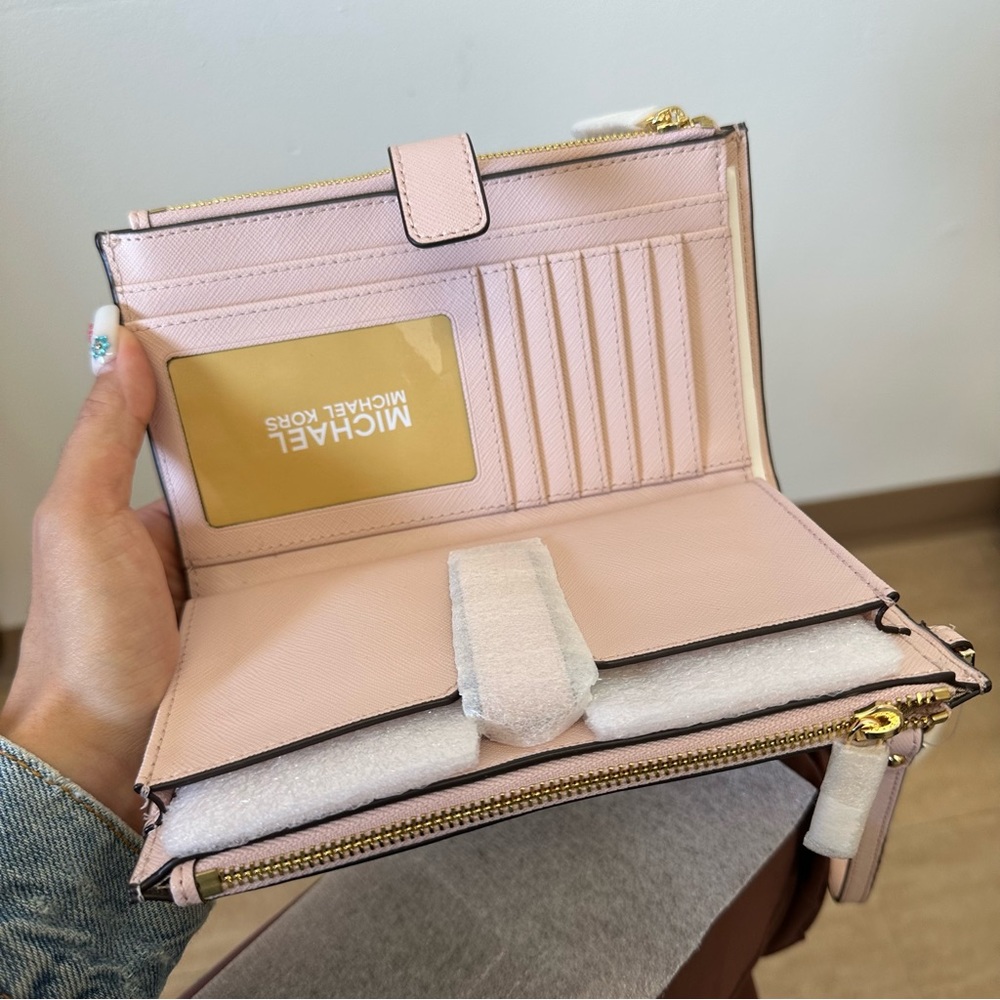 Michael Kors Wristlet Wallet